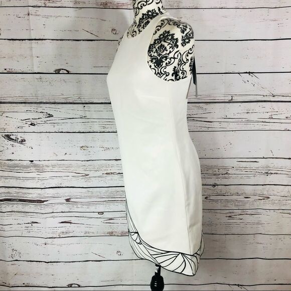 Halston Heritage Embroidered Hem White Sleeveless Shift Dress - Picture 6 of 8